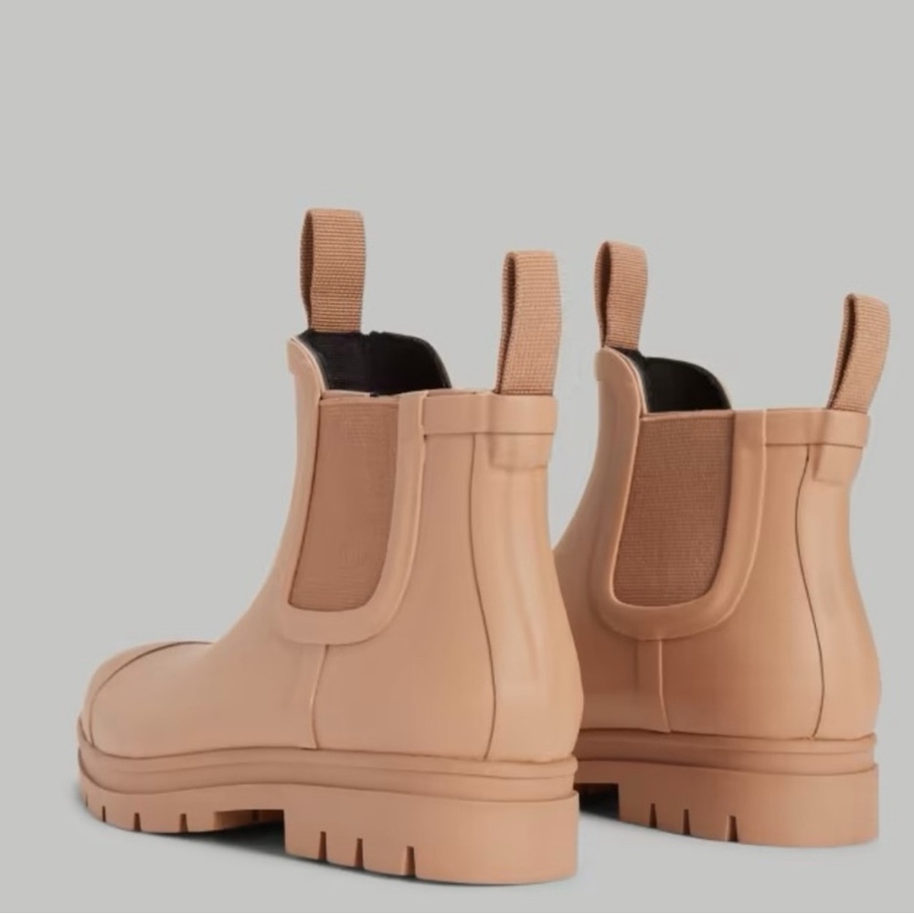 EVERLANE Size Chelsea Rain Boots tan/tawny brown size 7